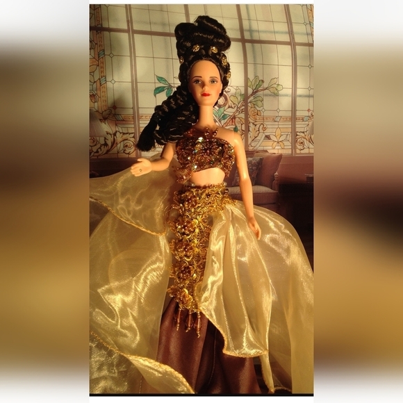 NEW OOAK FASHIONABLE BARBIE DOLL WITH GOWN JEWELRY AND STYLISH UPDO COLLECTABLES - Picture 7 of 13